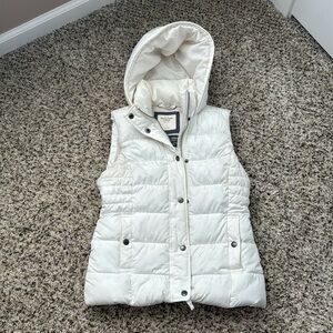 White Abercrombie puffer vest